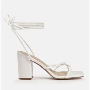 White tie up toe post block heel sandals